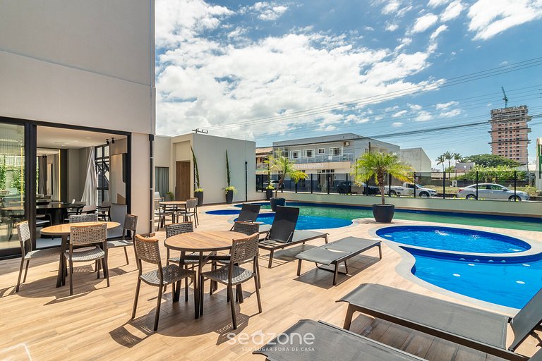 Apto. c/ parr. en Condo. c/ Piscina LAV0302