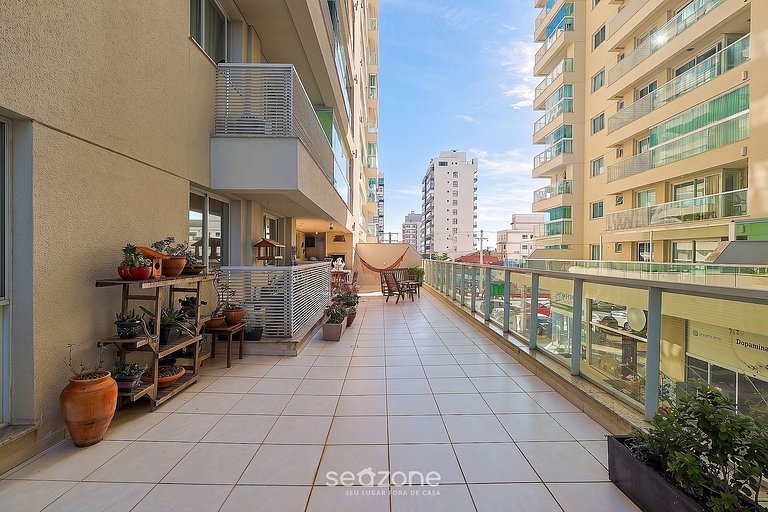 Apto. em Cond. c/ Piscina a 910m do Mar BBH0102