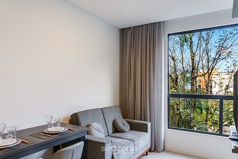 Studio em Cond. c/ Piscina e Vista Cid. SOS0304