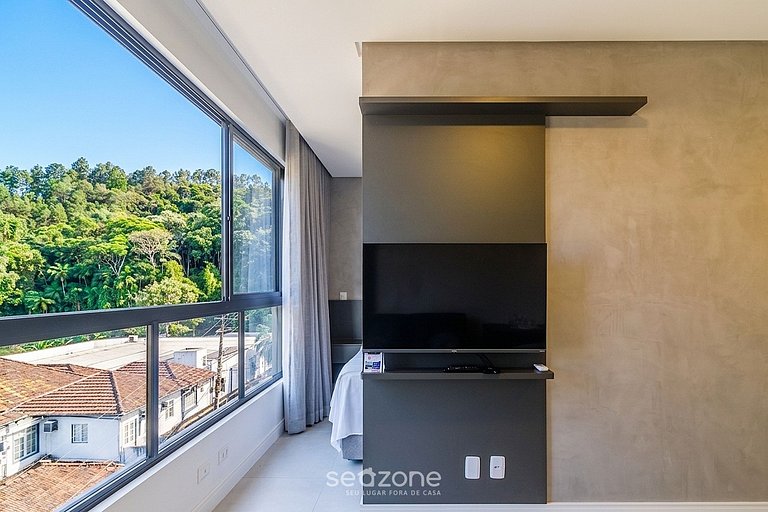 Studio em Cond. c/ Piscina e Vista Cid. SOS0304