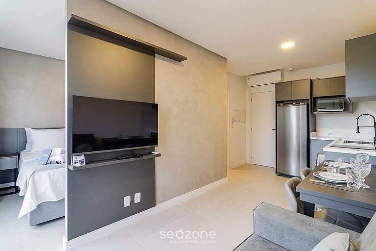 Studio em Cond. c/ Piscina e Vista Cid. SOS0304