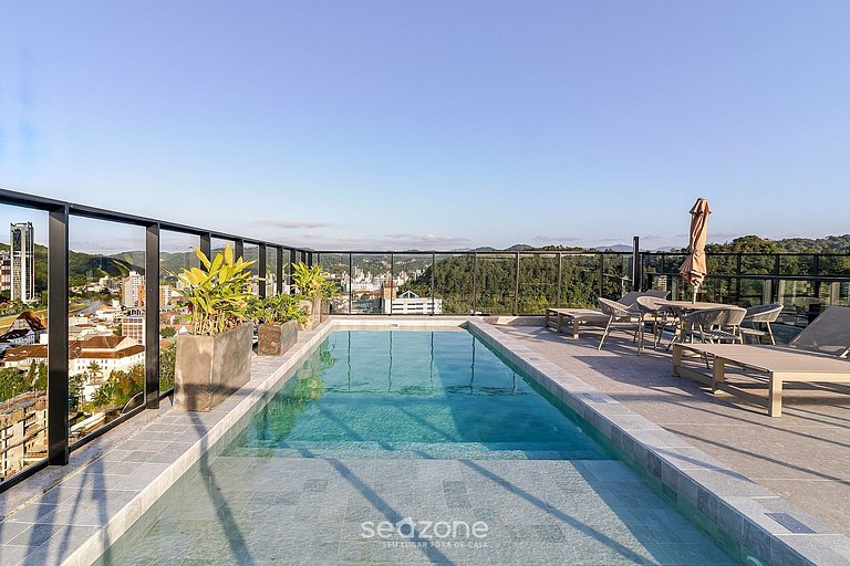 Studio em Cond. c/ Piscina e Vista Cid. SOS0304
