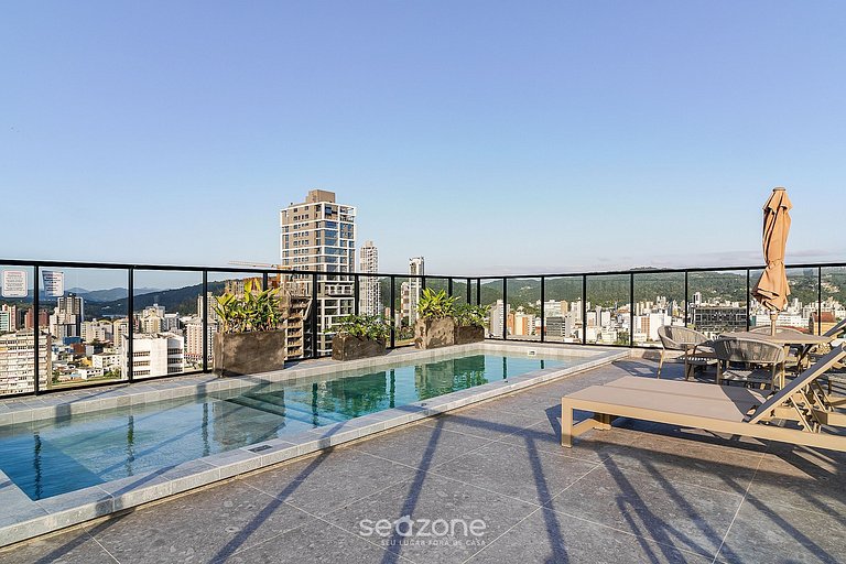 Studio em Cond. c/ Piscina e Vista Cid. SOS0304