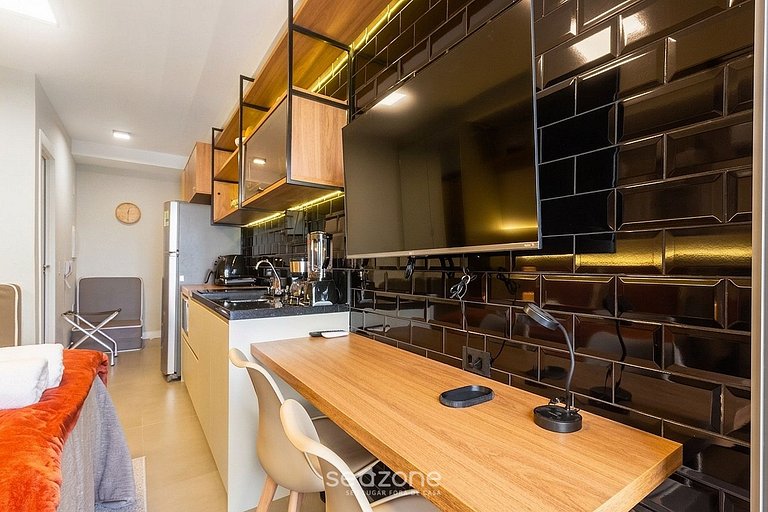 Studio em Cond. c/ Piscina e Vista Cid. ACP0413