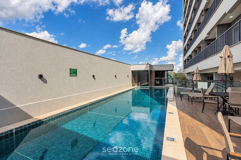 Apto. en Condo. c/ Piscina en Centro GRL1002