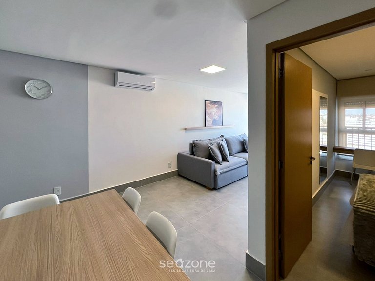 Apto. en Condo. c/ Piscina en Centro GRL1002