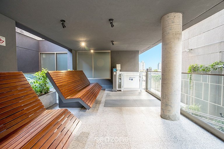 Studio em Cond. c/ Piscina e Vista Cid. VNM2006