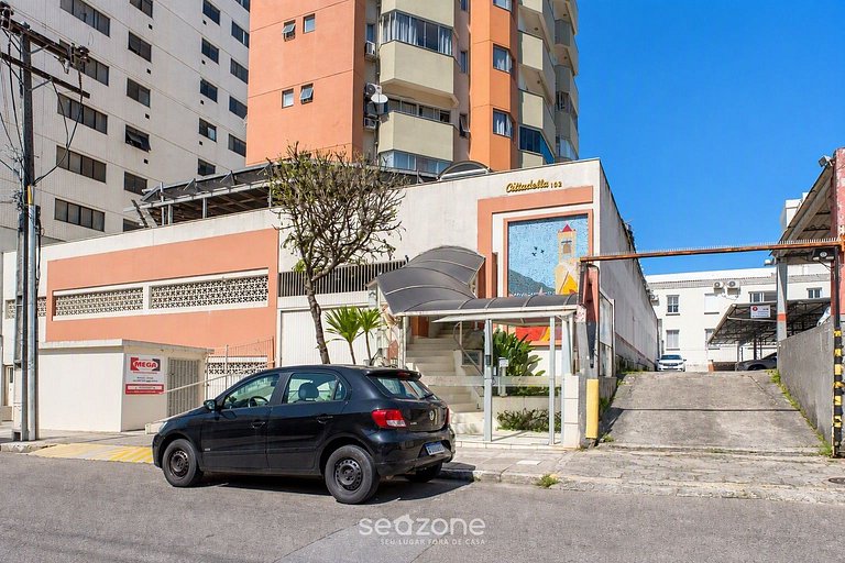 Studio em Cond. c/ Piscina e Vista Cid. ECI0506