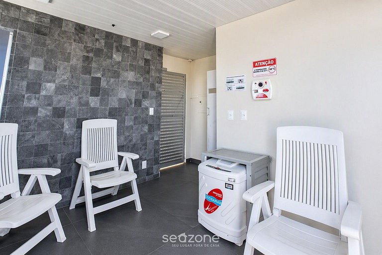 Studio em Cond. c/ Piscina e Vista Cid. ECI0506