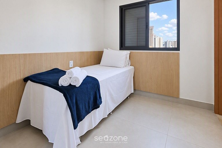 Apto. em Cond. c/ Piscina e Vista Cid. VIV1303
