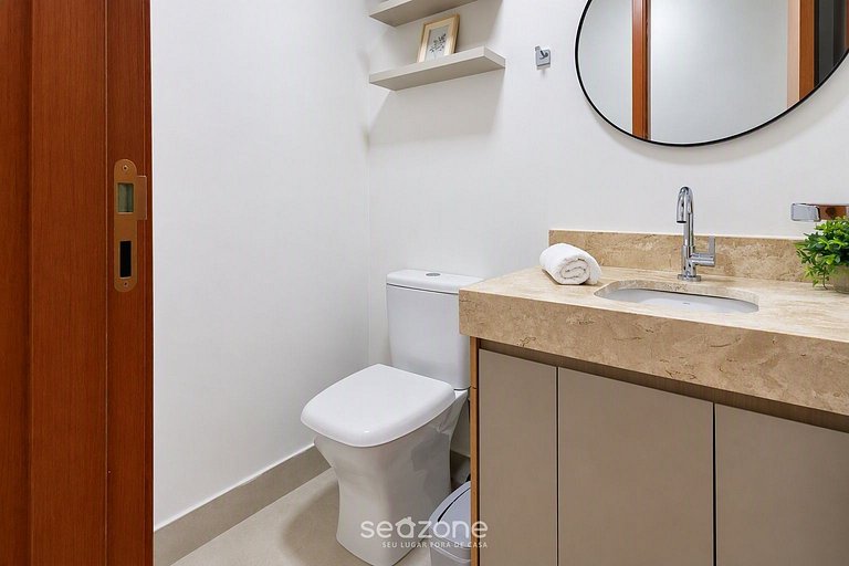 Apto. em Cond. c/ Piscina e Vista Cid. VIV1303