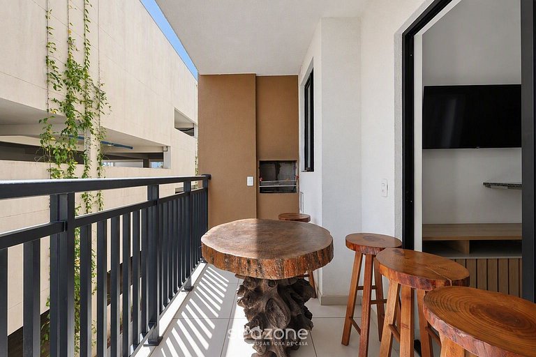 Apto. c/ churrasq. em Cond. c/ Piscina MCB0307