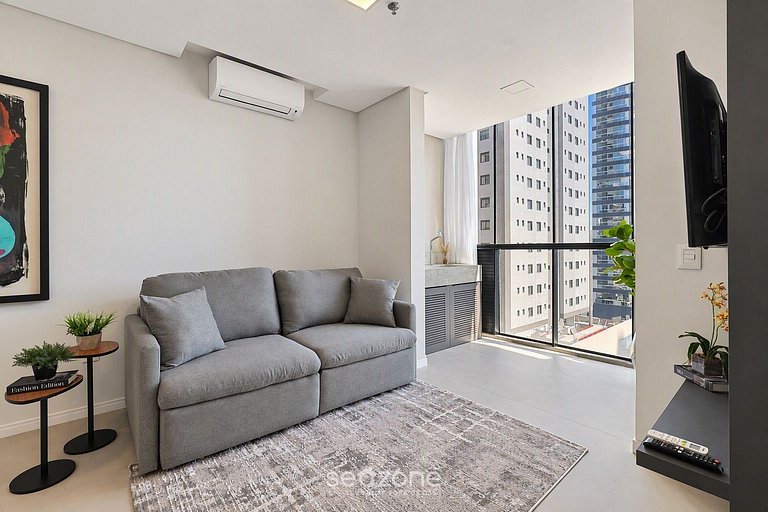 Studio em Cond. c/ Piscina e Vista Cid. FFS0810