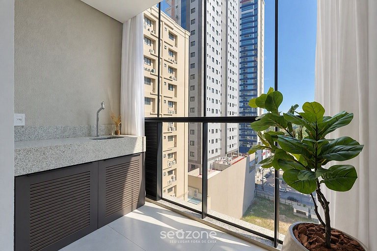 Studio em Cond. c/ Piscina e Vista Cid. FFS0810