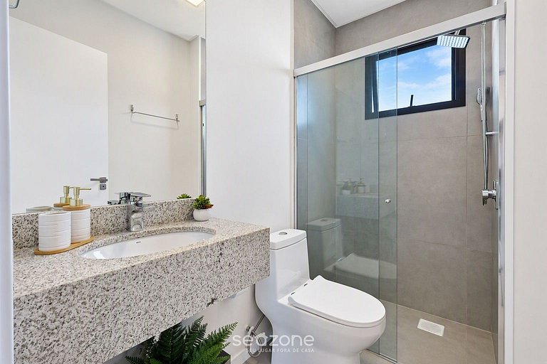 Studio em Cond. c/ Piscina e Vista Cid. FFS0810