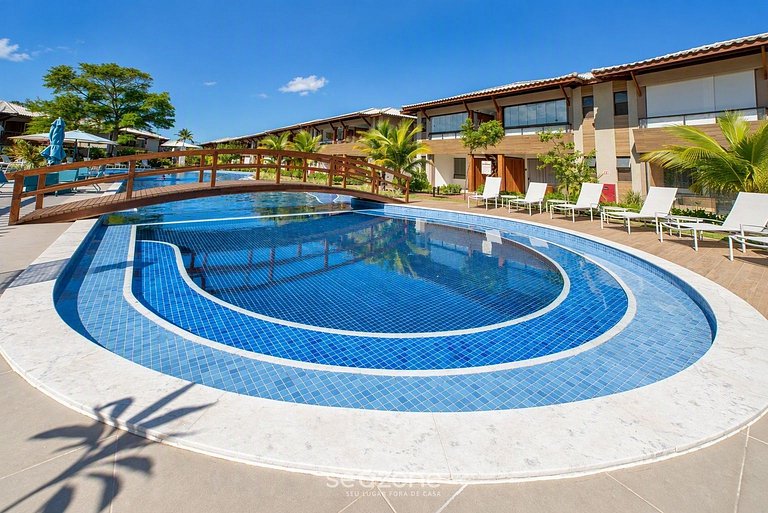 Apto. c/ Varanda em Cond. c/ Piscina PIM0083