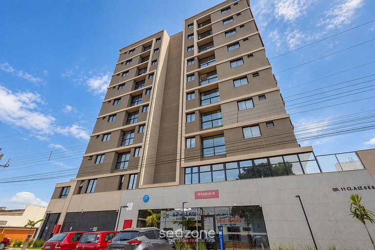 Apto. em Cond. c/ Piscina e Vista Cid. EPK0204
