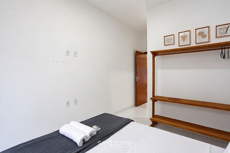 Apto. em Cond. c/ Piscina em Porto Seg. OIR0006