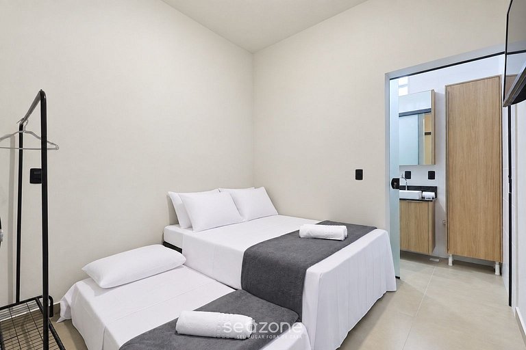 Studio em Cond. c/ Vista Cid. no Centro OBO0003