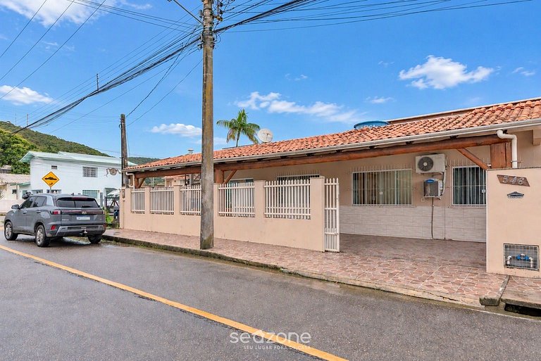 Casa em Cond. c/ churrasq. privativa CSH0546