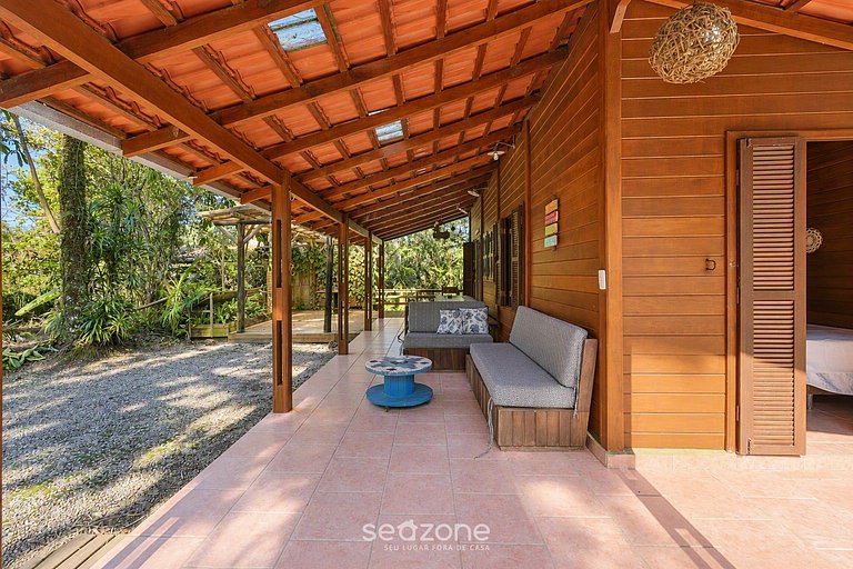 Casa c/ parr. priv. en Bombinhas JAD0279