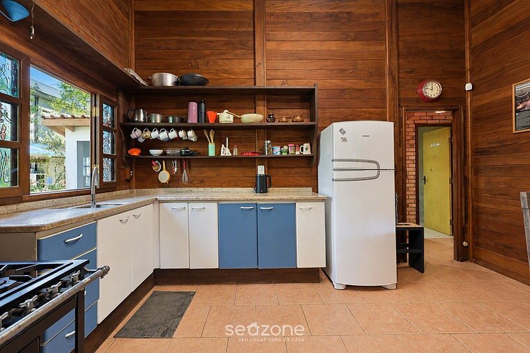 Casa c/ parr. priv. en Bombinhas JAD0279