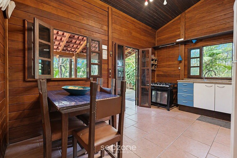 Casa c/ parr. priv. en Bombinhas JAD0279