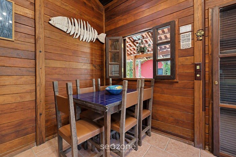 Casa c/ parr. priv. en Bombinhas JAD0279
