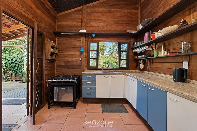 Casa c/ parr. priv. en Bombinhas JAD0279