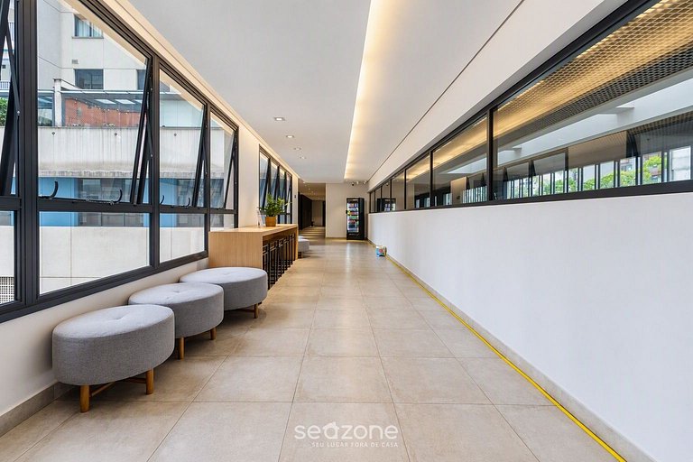 Studio em Cond. c/ Piscina e Vista Cid. FPA0609