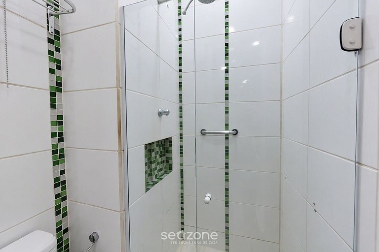 Apto. Bem localizado em Cond. c/ Piscina QUI0261