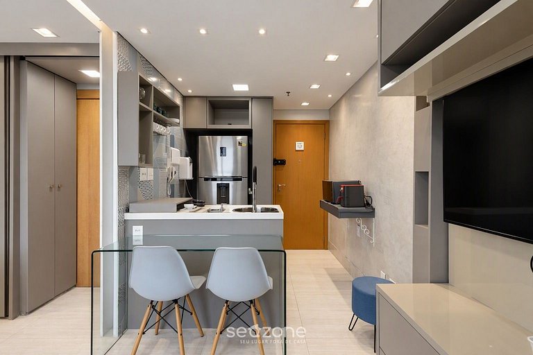 Studio em Cond. c/ Piscina e Vista Cid. VPL0316