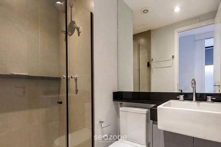 Apto. Bem localizado em Cond. c/ Piscina FRE0504