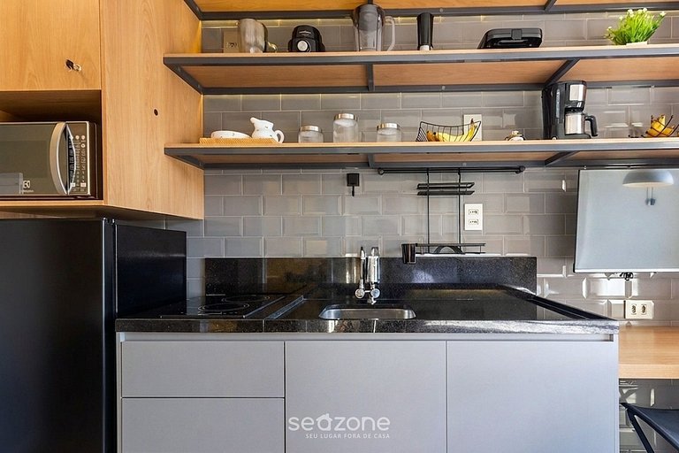 Studio em Cond. c/ Piscina e Vista Cid. ACP0821