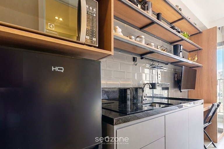 Studio em Cond. c/ Piscina e Vista Cid. ACP0821