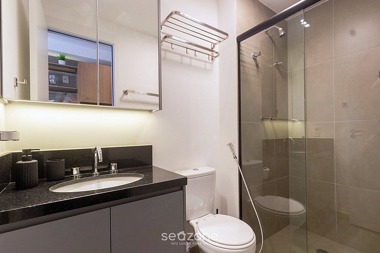 Studio em Cond. c/ Piscina e Vista Cid. ACP0821