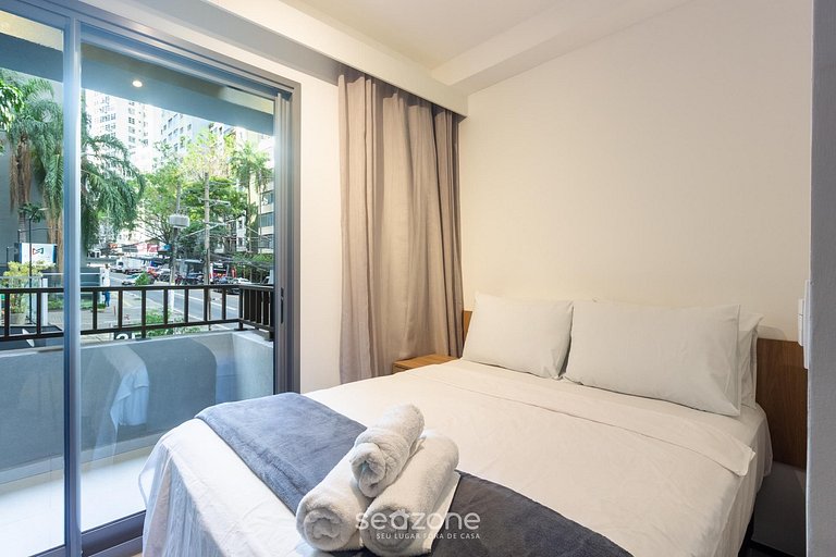 Studio em Cond. c/ Piscina e Terraço OJU0208