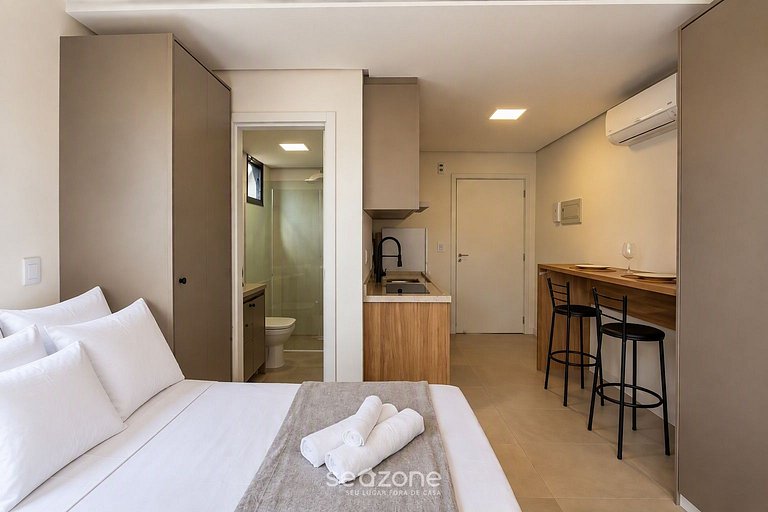 Studio en Condo. c/ Piscina TBF0608
