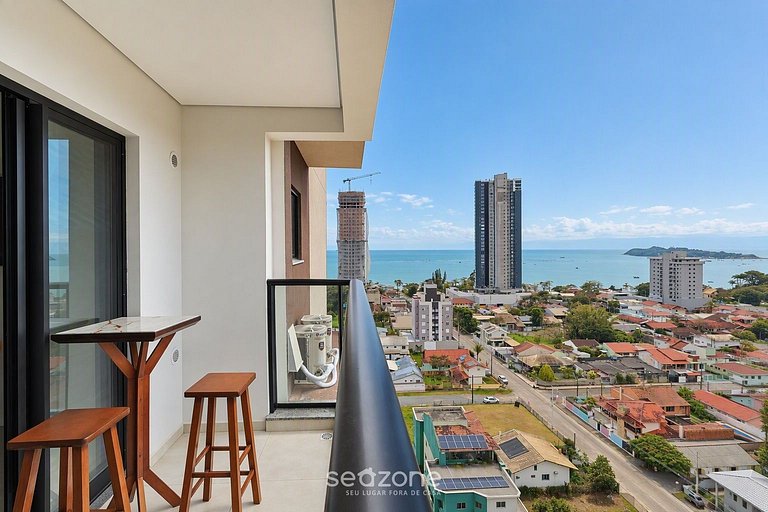 Apto. c/ Vista Mar em Cond. c/ Piscina LAV1501