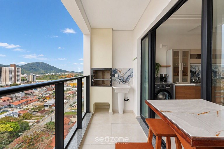 Apto. c/ Vista Mar em Cond. c/ Piscina LAV1501