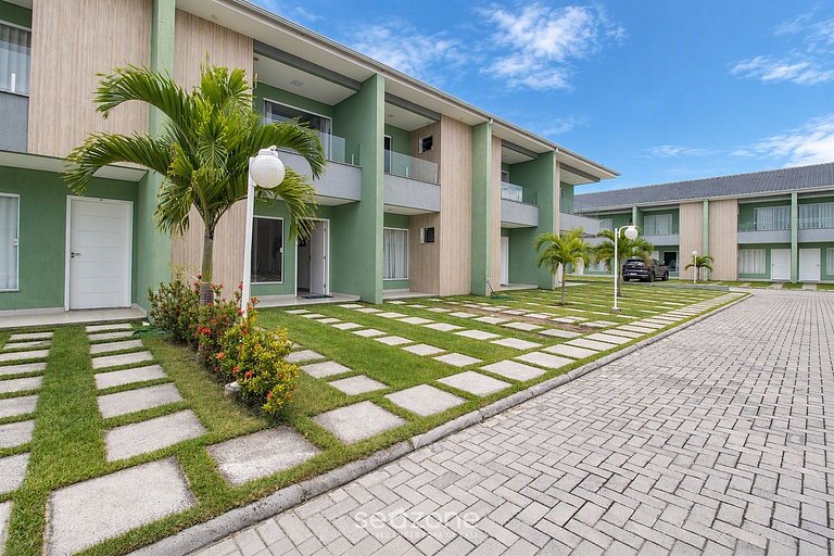 Apto. em Cond. c/ Piscina em Porto Seg. BMR0012