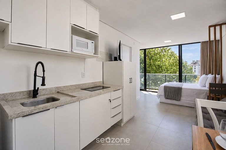 Studio em Cond. c/ Piscina e Vista Cid. TBF0609