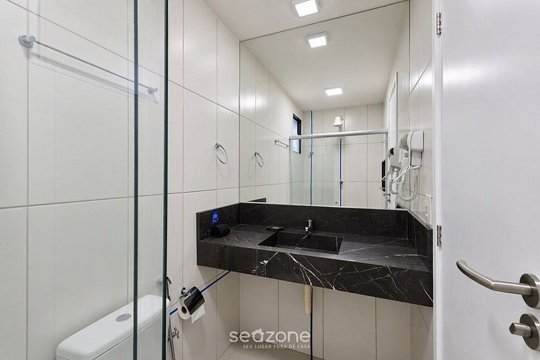 Apto. c/ Vista Mar em Cond. c/ Piscina DGU1306