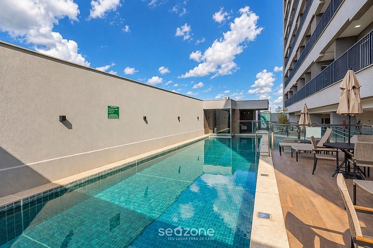 Apto. Bem localizado em Cond. c/ Piscina GRL1102