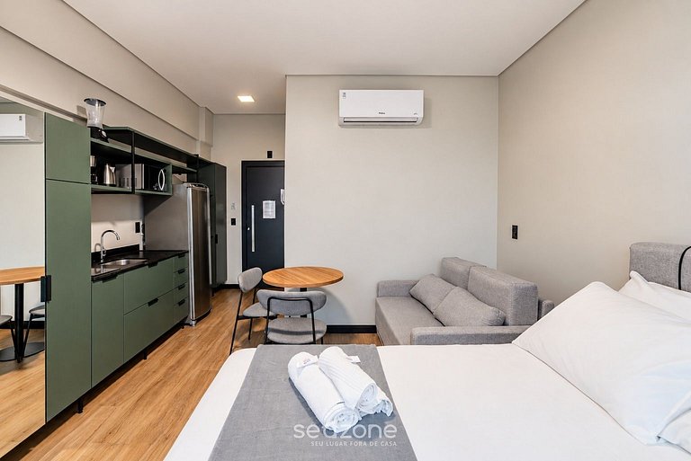 Studio em Cond. c/ Piscina e Vista Cid. VLF0607