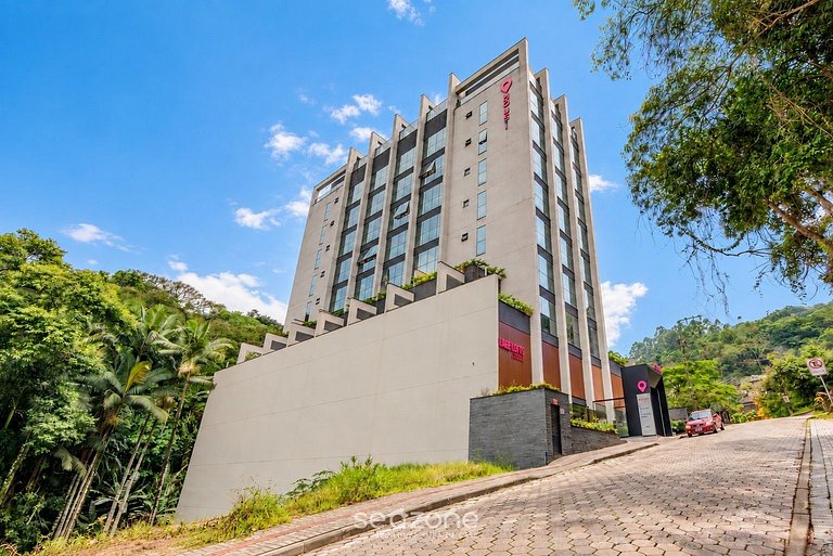 Studio em Cond. c/ Piscina e Vista Cid. VLF0607