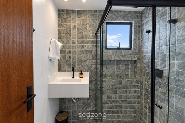 Apto. c/ vista Mar en Condo. c/ Piscina QST0302