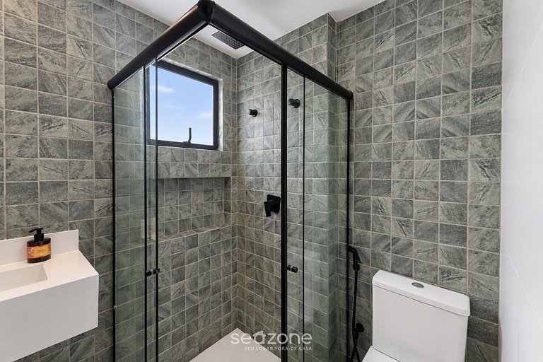 Apto. c/ vista Mar em Cond. c/ Piscina QST0302