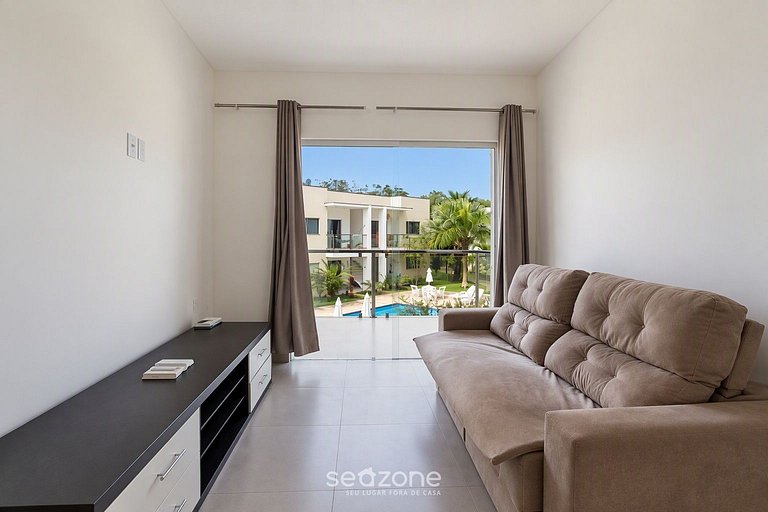 Apto. em Cond. c/ Piscina a 330m da Praia NSD0008
