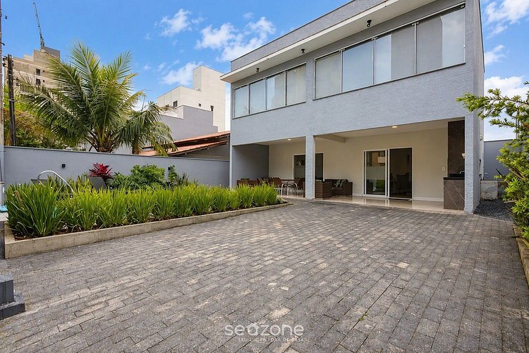 Casa em Cond. c/ Piscina Priv. RIO0259